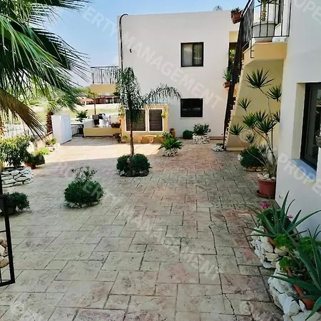 Apartman Oroklini Hills